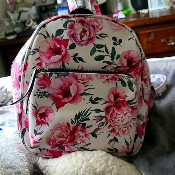 A mini backpack - Picture 1 of 1
